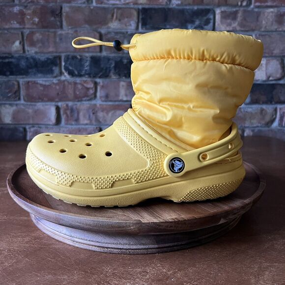 Crocs Yellow Boots Shoes Crocs Classic Lined Neo Puffer Women's 6 Men's 4 - Picture 1 of 16